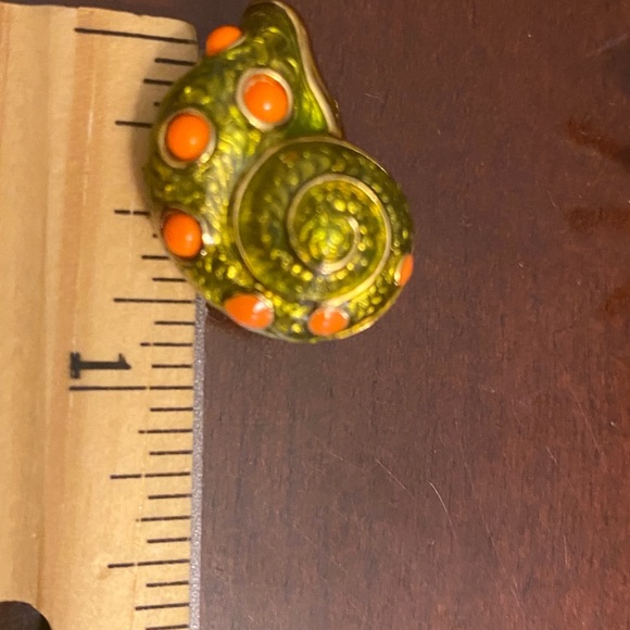 Swarovski snail shell  swan stamped brooch and earring set - Picture 6 of 8